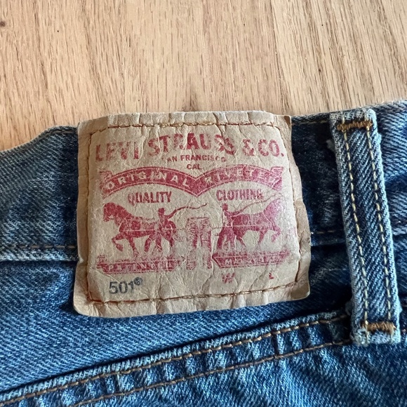 Levi's 501 Cut-Off Jean Short Button Fly Size 30 - Picture 5 of 6